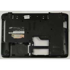 б/у Корпус для ноутбука Samsung R525 поддон BA81-11215A черный, сломана одна футерка